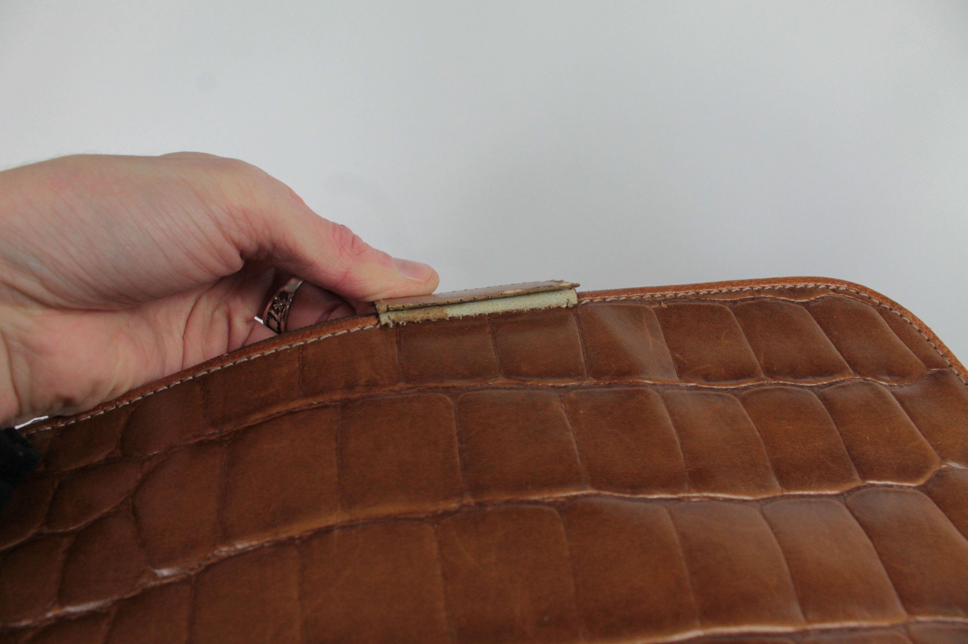 Gianfranco Ferre × Vintage Vintage Gianfranco Ferre Croc Embossed Leather Shoulder Bag Size ONE SIZE - 3 Thumbnail