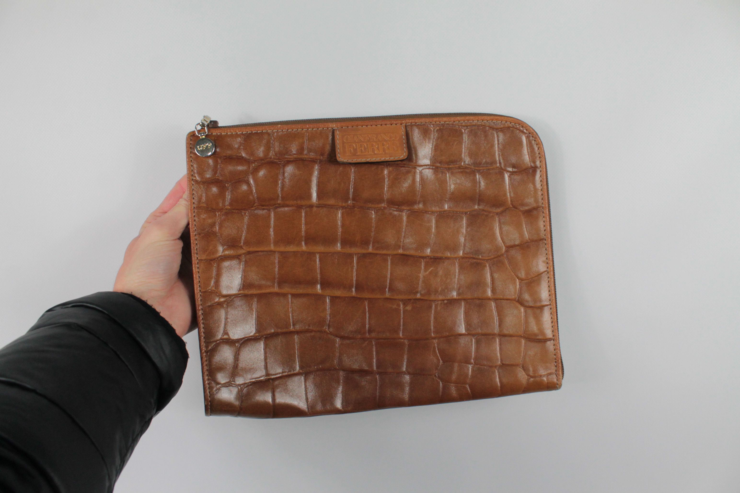 Gianfranco Ferre × Vintage Vintage Gianfranco Ferre Croc Embossed Leather Shoulder Bag Size ONE SIZE - 1 Thumbnail
