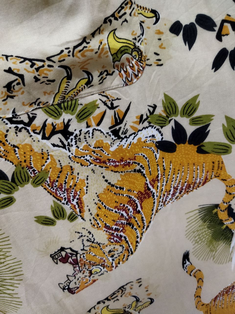 Japanese Brand NEPUCA surf Style Tiger + Eagle Motif Rayon Shirt Size US L / EU 52-54 / 3 - 7 Thumbnail