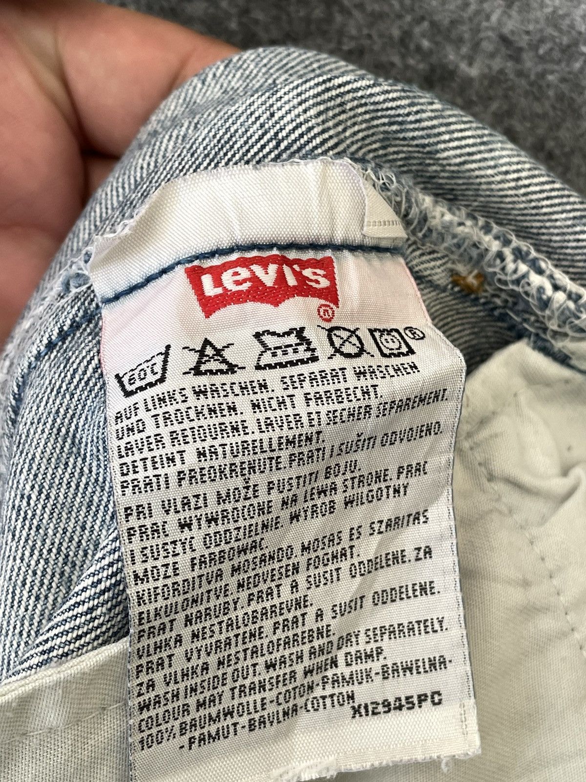 Levi's × Vintage VINTAGE 501 LEVIS DISSTRESSED DENIM Size US 33 - 10 Thumbnail