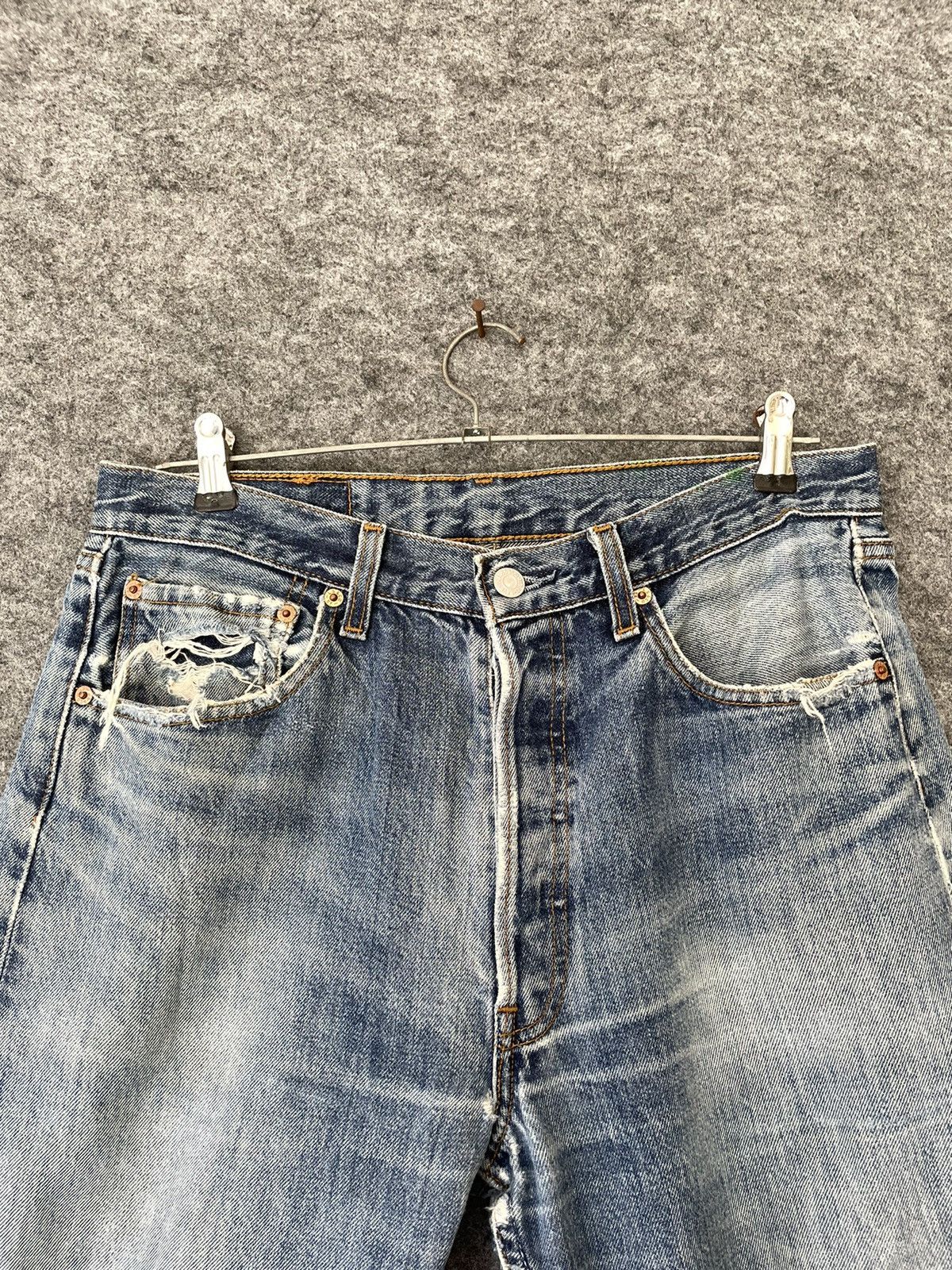 Levi's × Vintage VINTAGE 501 LEVIS DISSTRESSED DENIM Size US 33 - 12 Thumbnail