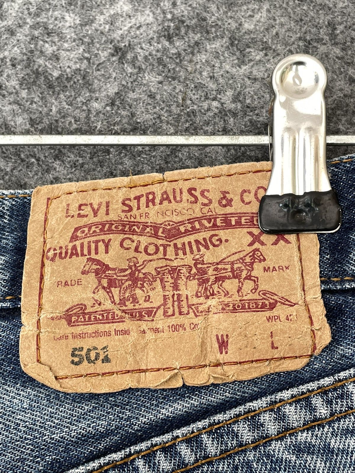 Levi's × Vintage VINTAGE 501 LEVIS DISSTRESSED DENIM Size US 33 - 7 Thumbnail