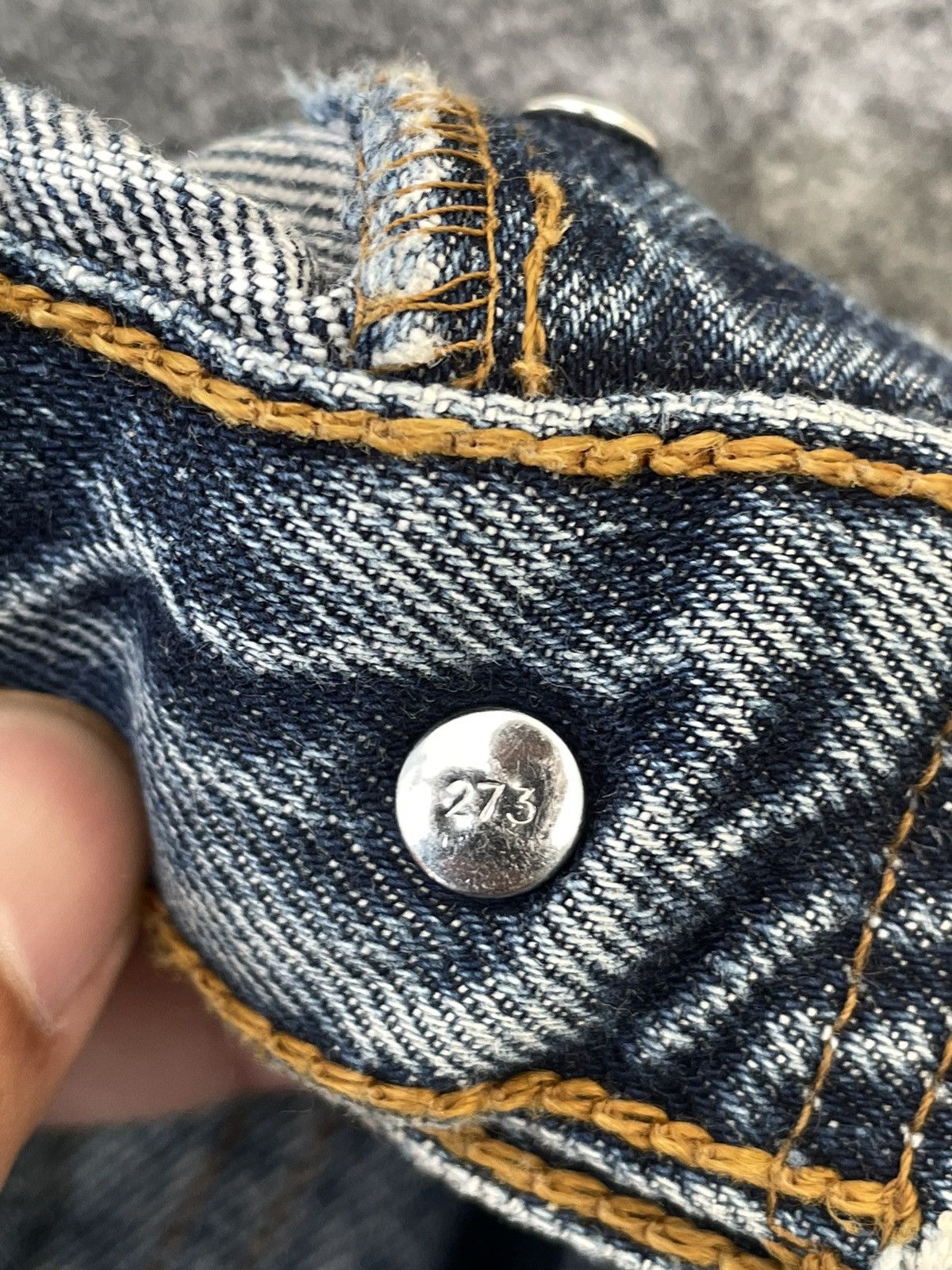 Levi's × Vintage VINTAGE 501 LEVIS DISSTRESSED DENIM Size US 33 - 8 Thumbnail