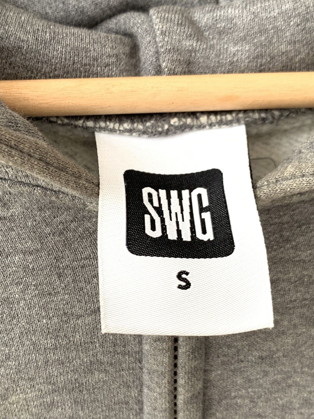 Japanese Brand AW2002 Swagger Frequency Design Zip Ups Hoodies Size US S / EU 44-46 / 1 - 9 Thumbnail