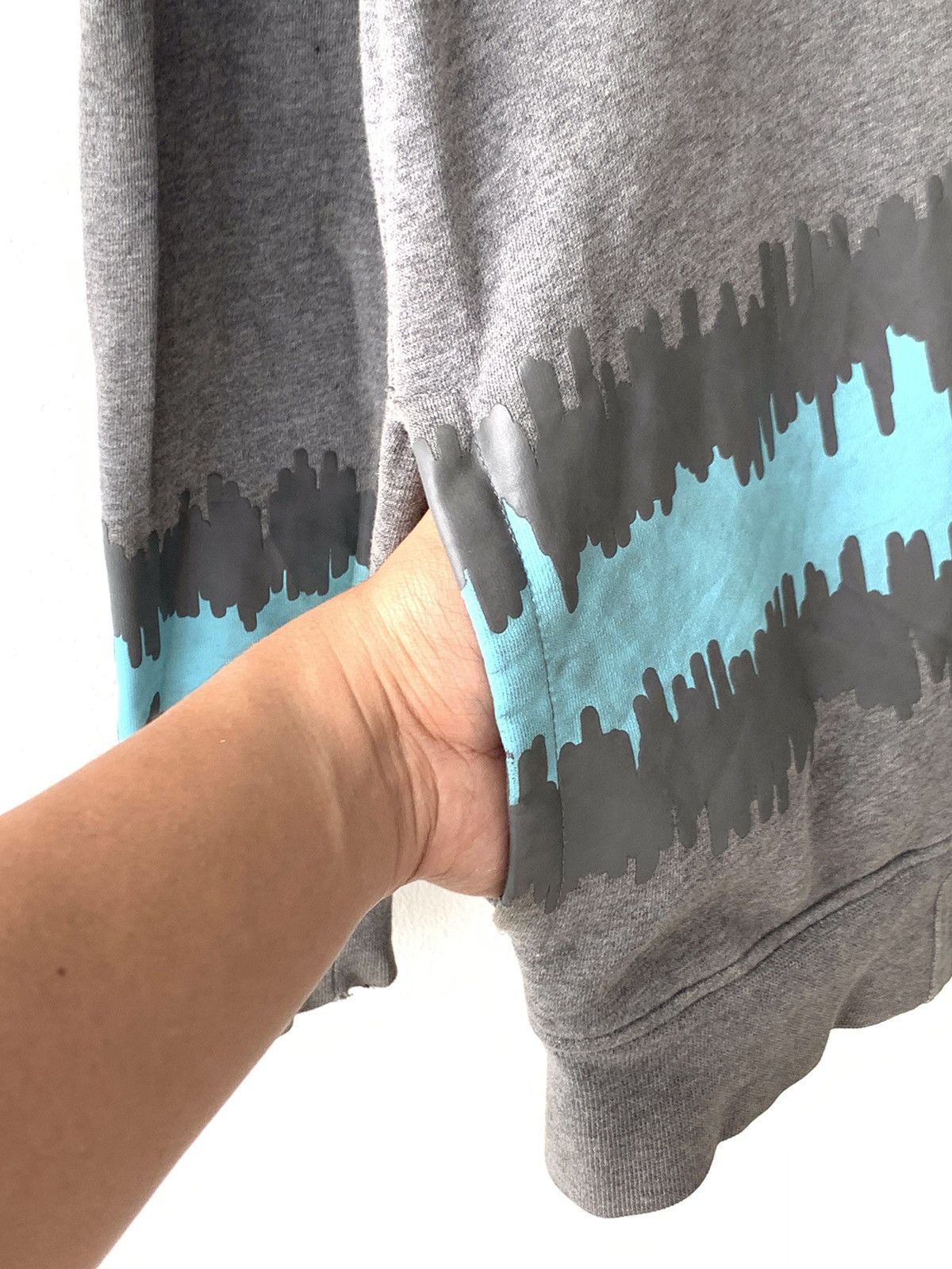 Japanese Brand AW2002 Swagger Frequency Design Zip Ups Hoodies Size US S / EU 44-46 / 1 - 6 Thumbnail