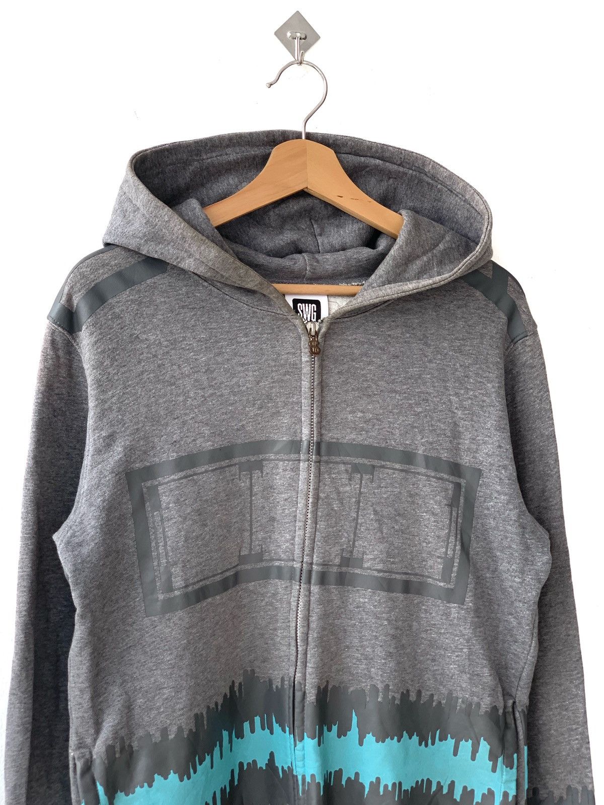 Japanese Brand AW2002 Swagger Frequency Design Zip Ups Hoodies Size US S / EU 44-46 / 1 - 3 Thumbnail