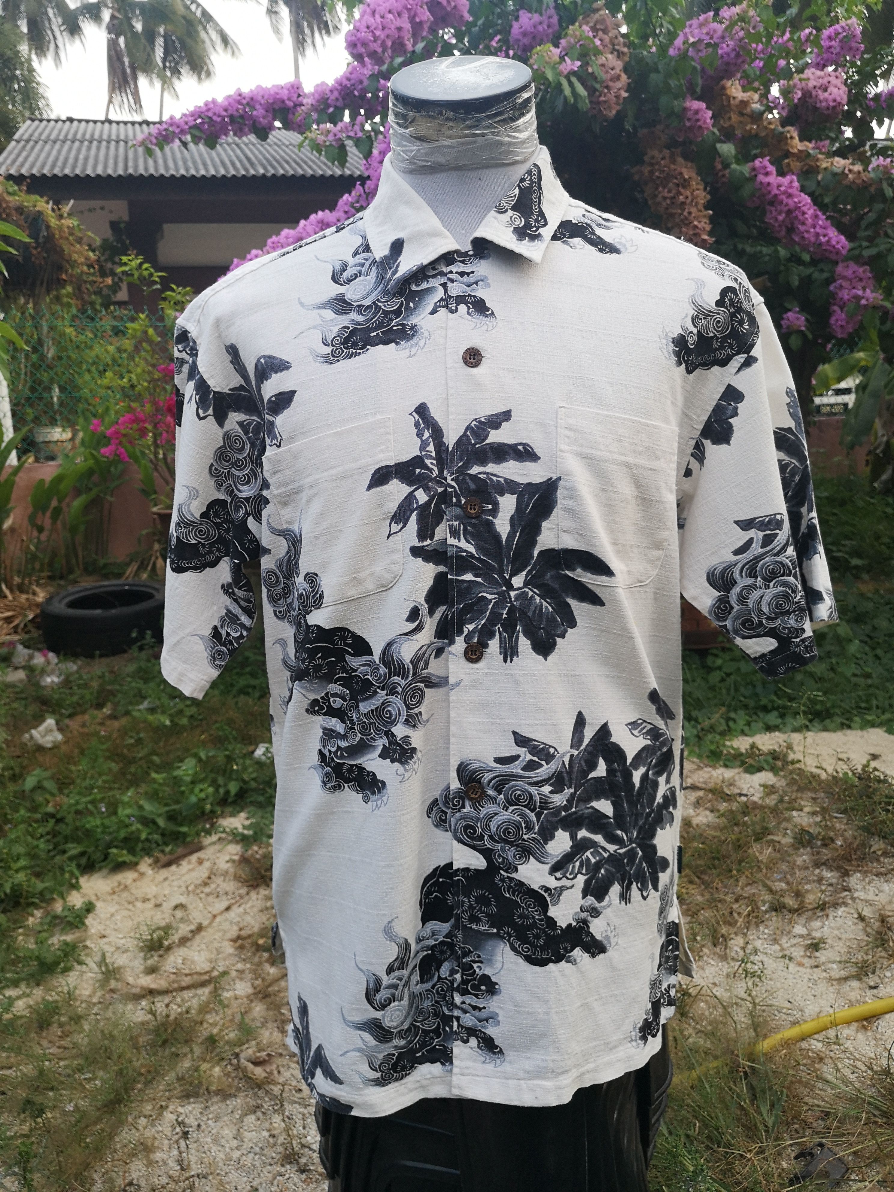 Japanese Brand Nice Design Button Ups Tee Size US XL / EU 56 / 4 - 1 Thumbnail