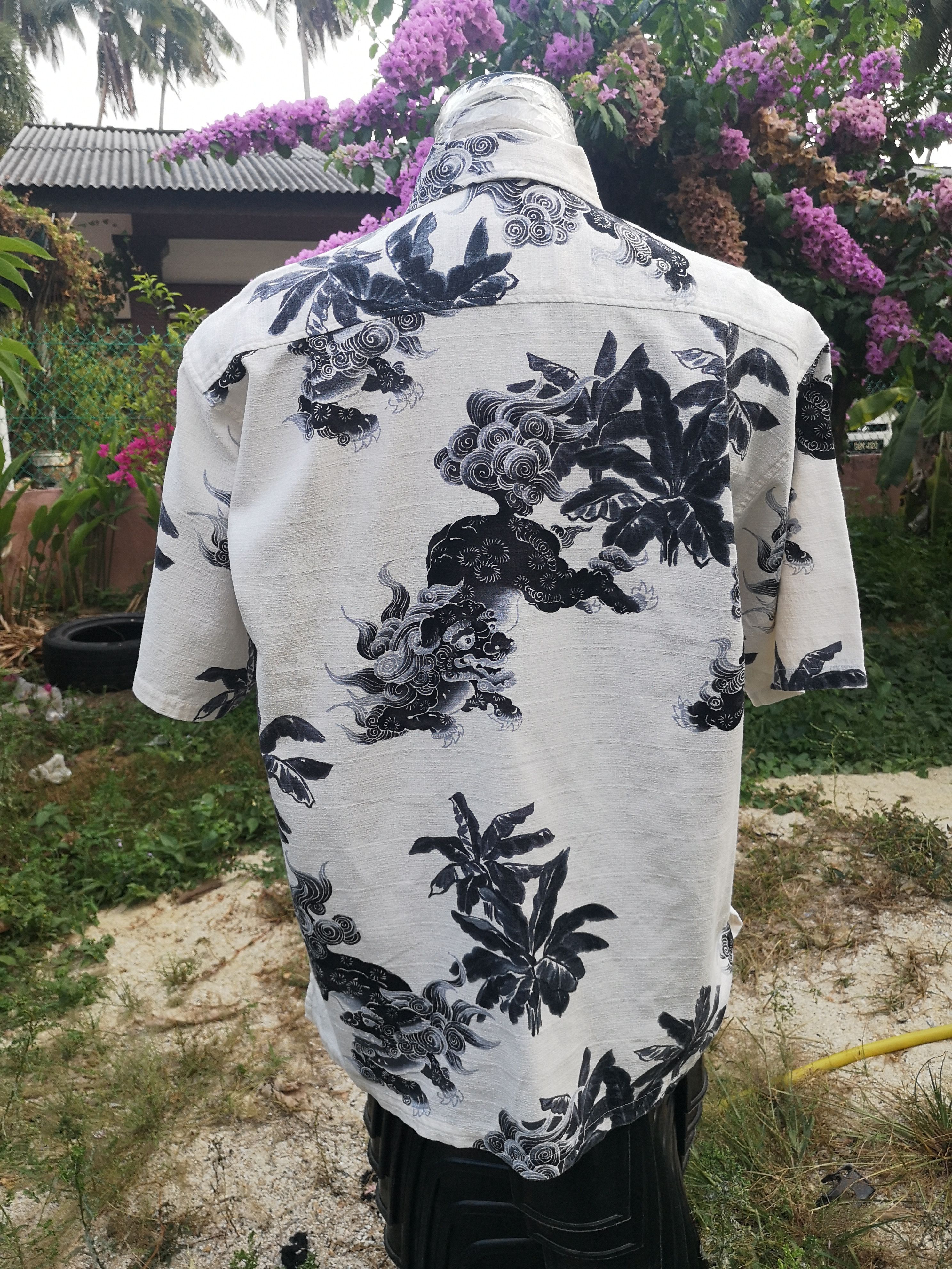 Japanese Brand Nice Design Button Ups Tee Size US XL / EU 56 / 4 - 2 Thumbnail