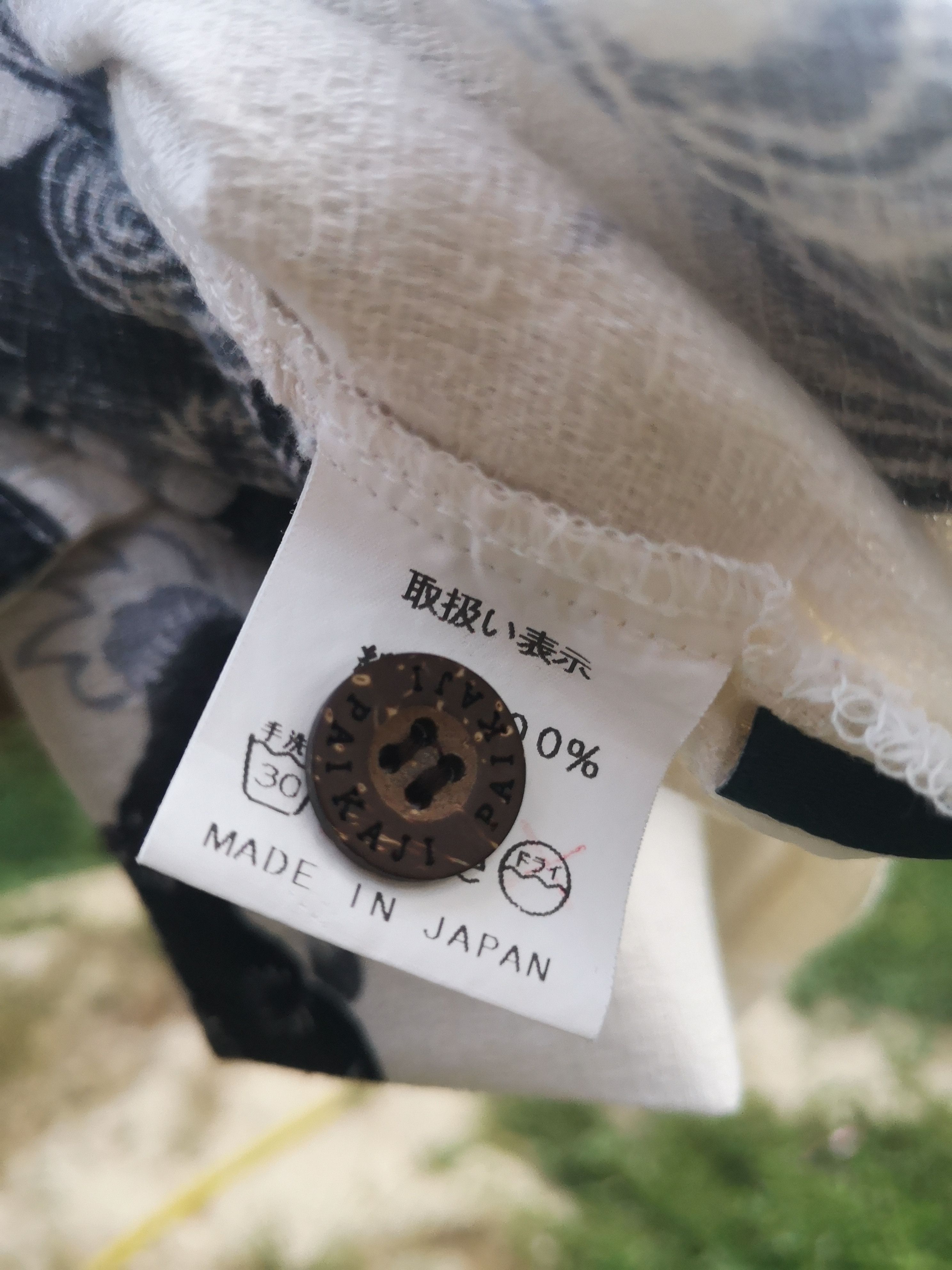 Japanese Brand Nice Design Button Ups Tee Size US XL / EU 56 / 4 - 5 Thumbnail