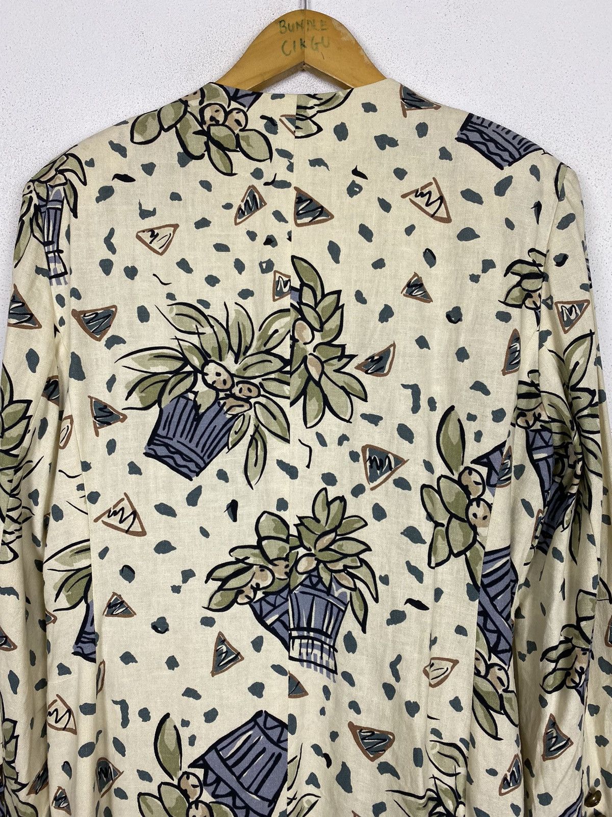 Louis Feraud Louis Feraud Paris cardigan Jacket nice design Size US M / EU 48-50 / 2 - 6 Thumbnail