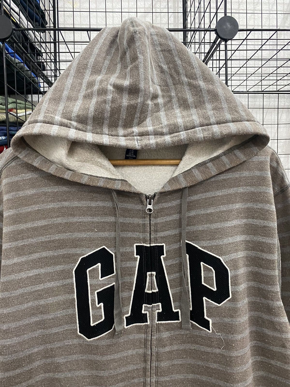 Gap GAP Big Logo Hoddies Sweater Size US XL / EU 56 / 4 - 3 Thumbnail