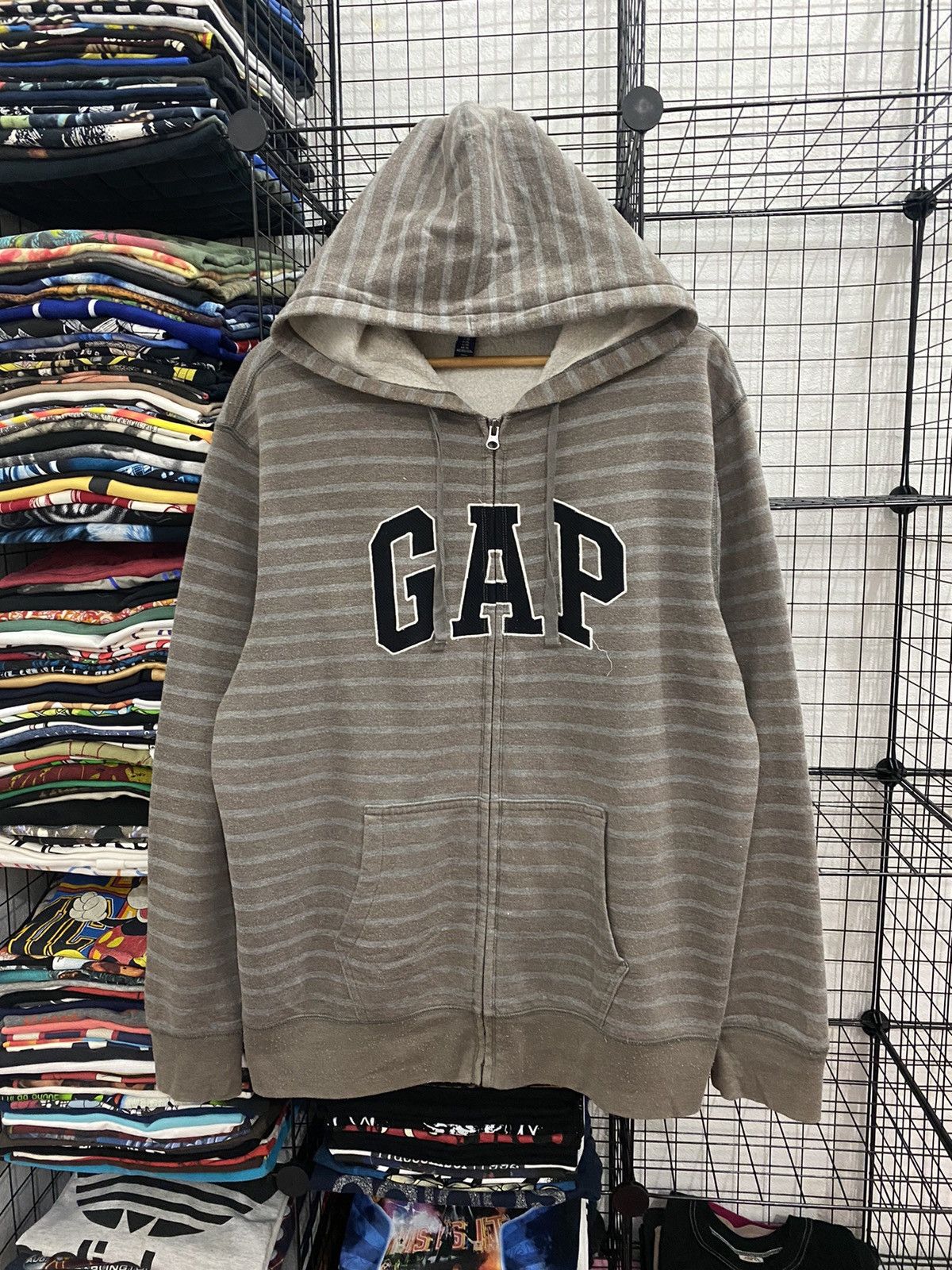 Gap GAP Big Logo Hoddies Sweater Size US XL / EU 56 / 4 - 1 Thumbnail