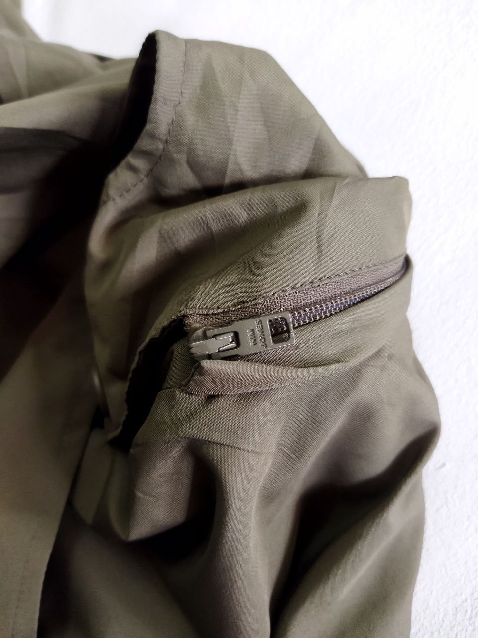 GU × Kim Jones Kim Jones X GU Japan Windbreaker Jacket - Size L Size US L / EU 52-54 / 3 - 11 Thumbnail