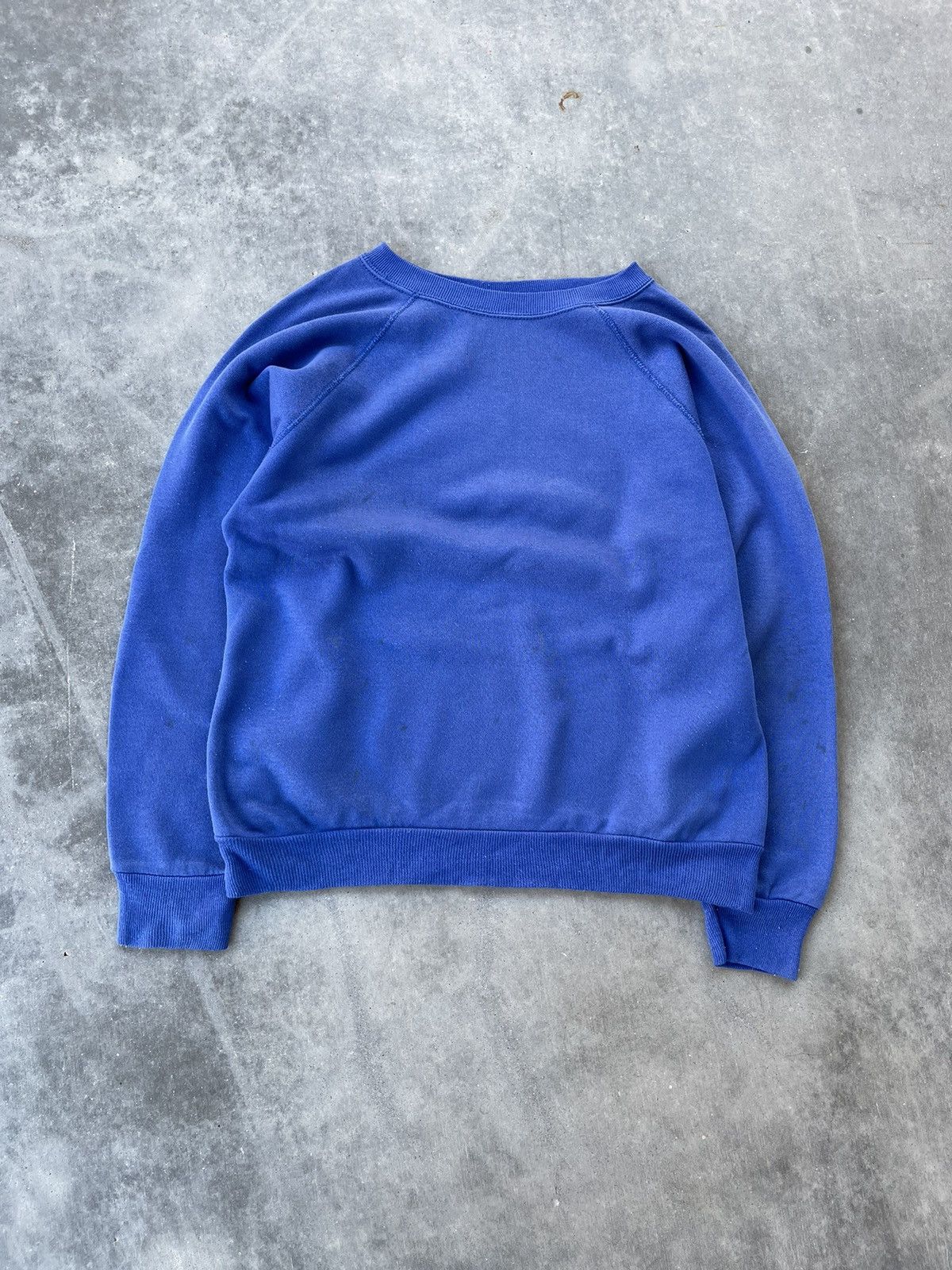 Vintage Vintage 80's Faded Blue Raglan Sweatshirt Size US M / EU 48-50 / 2 - 1 Thumbnail