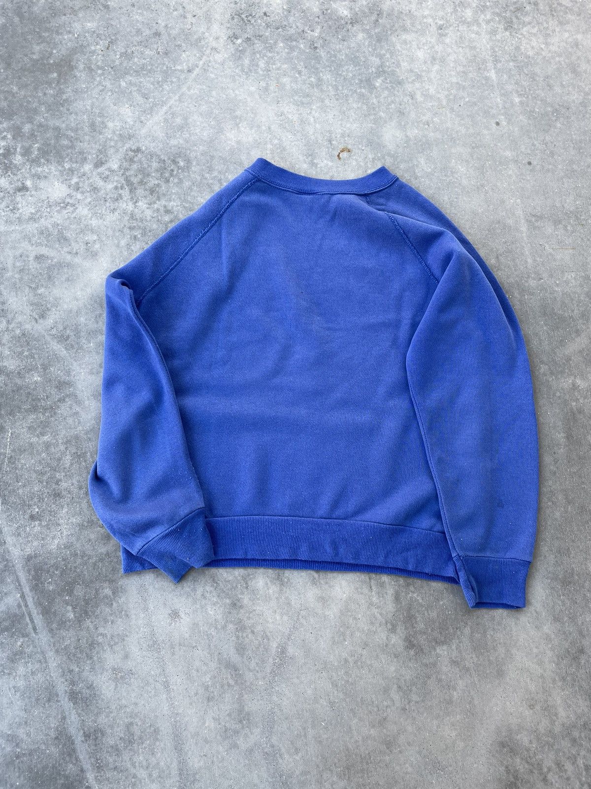 Vintage Vintage 80's Faded Blue Raglan Sweatshirt Size US M / EU 48-50 / 2 - 3 Thumbnail
