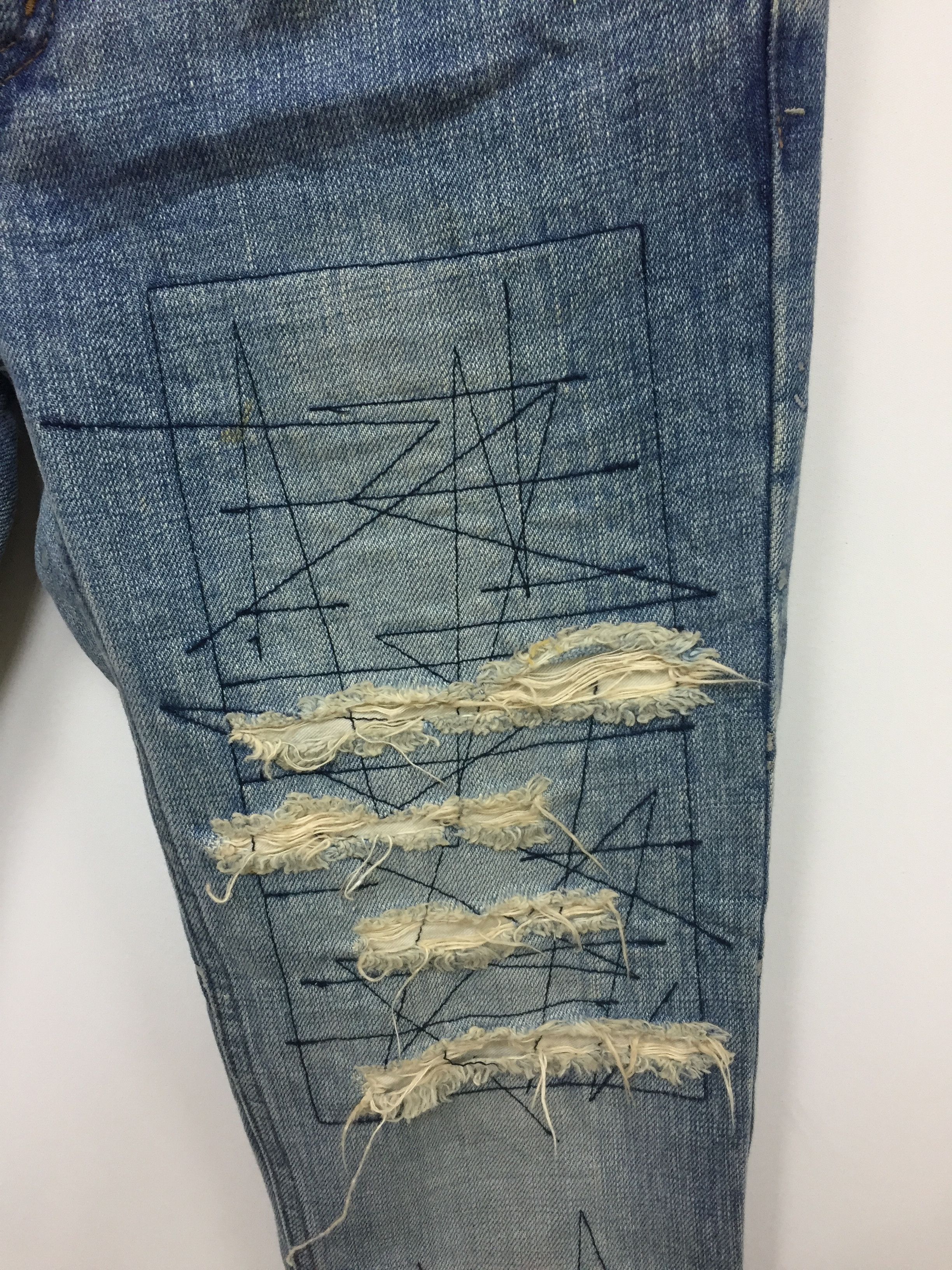 Hysteric Glamour Vtg HYSTERIC GLAMOUR Distressed flare Paint Splatter denim Size 30" / US 8 / IT 44 - 9 Thumbnail