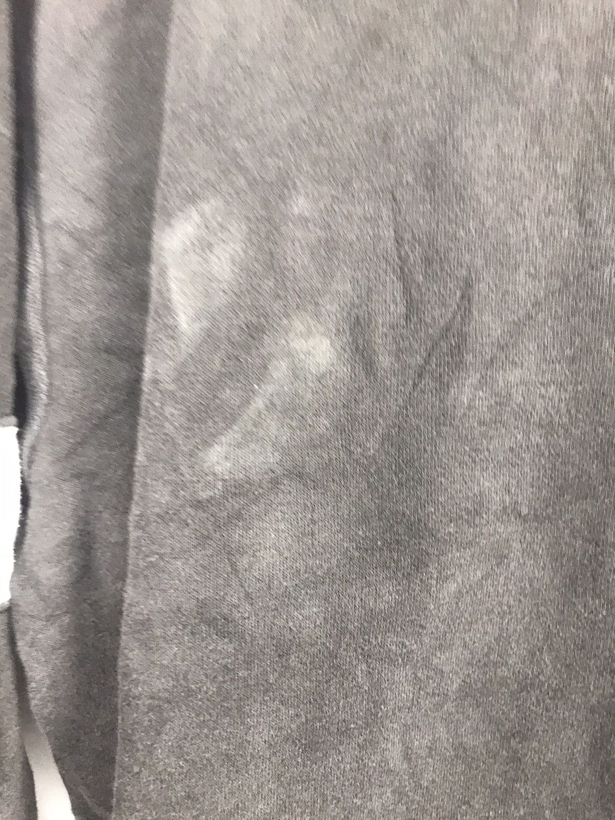 Uniqlo Uniqlo distressed sweatshirt Size US L / EU 52-54 / 3 - 6 Thumbnail