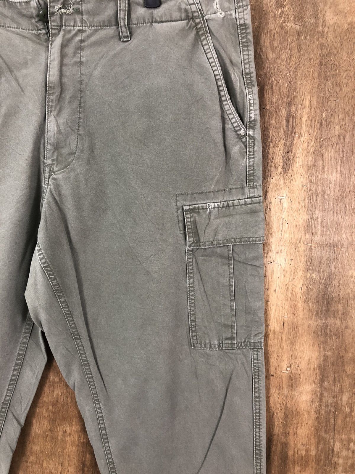 Uniqlo Uniqlo Green cropped Cargo Multipocket pants # 6220 Size US 35 - 5 Thumbnail