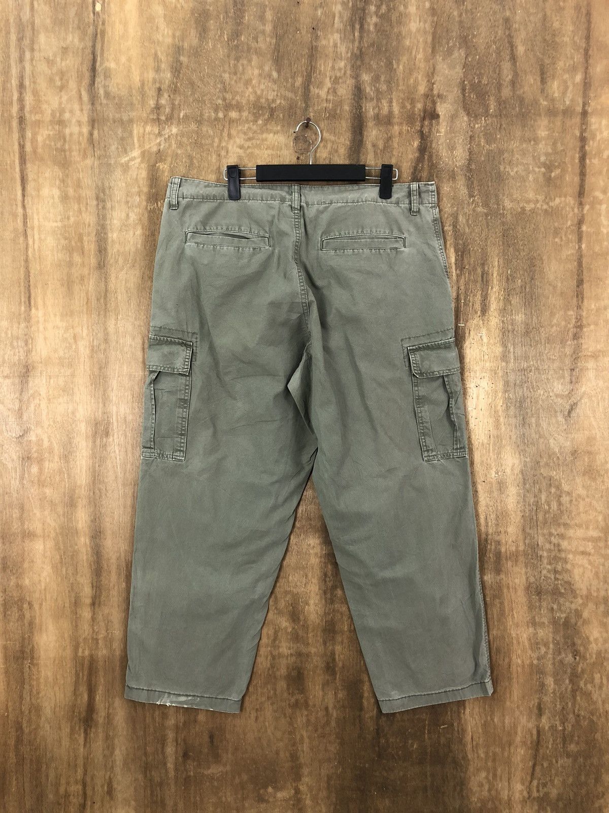 Uniqlo Uniqlo Green cropped Cargo Multipocket pants # 6220 Size US 35 - 6 Thumbnail