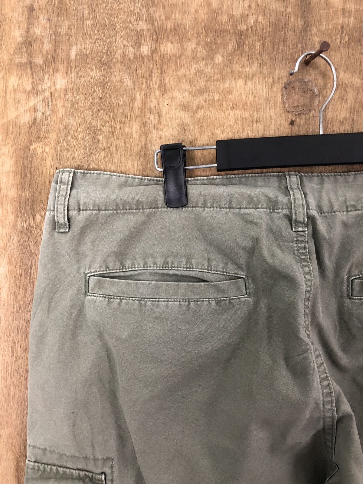 Uniqlo Uniqlo Green cropped Cargo Multipocket pants # 6220 Size US 35 - 9 Thumbnail