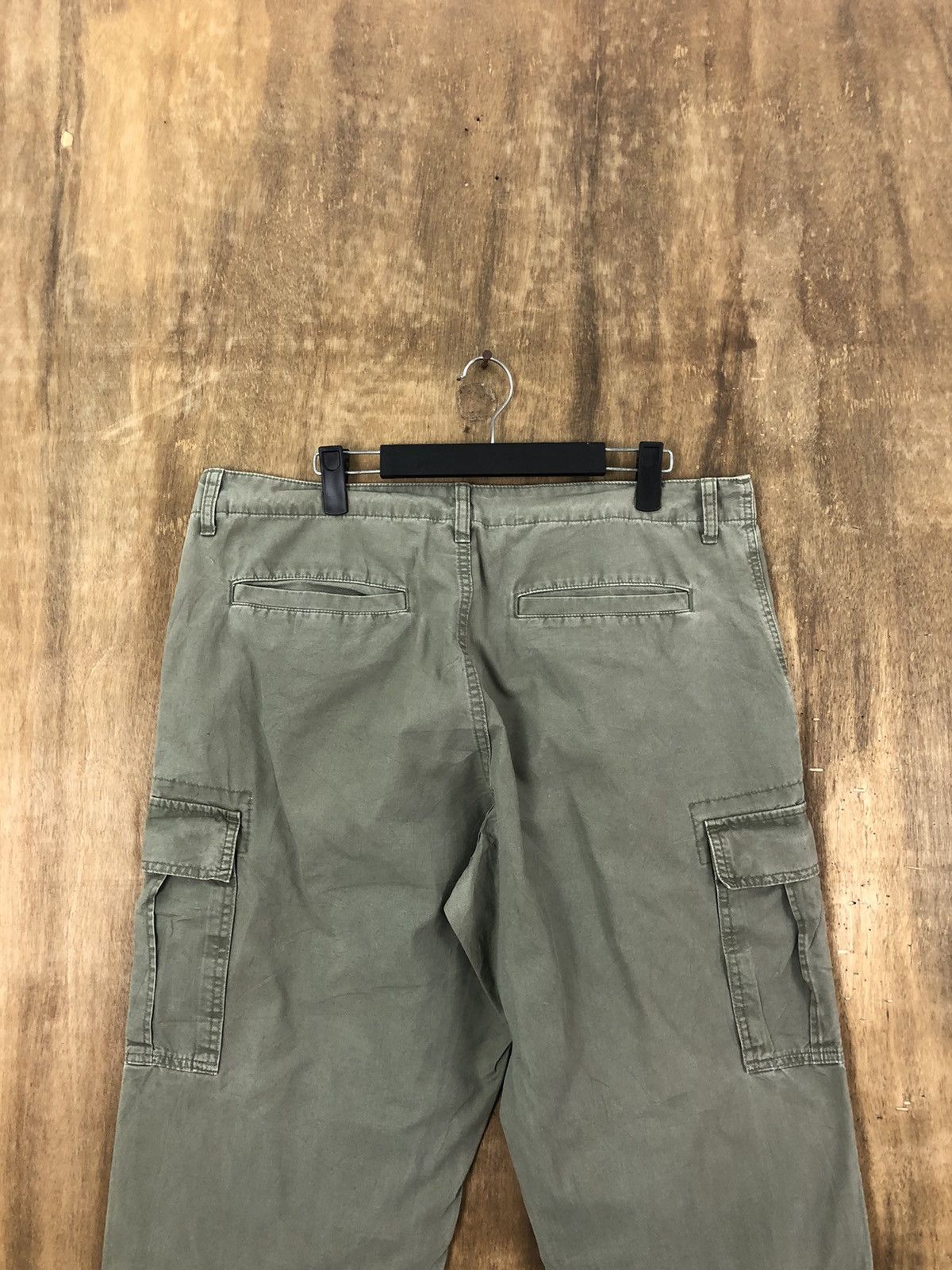 Uniqlo Uniqlo Green cropped Cargo Multipocket pants # 6220 Size US 35 - 7 Thumbnail