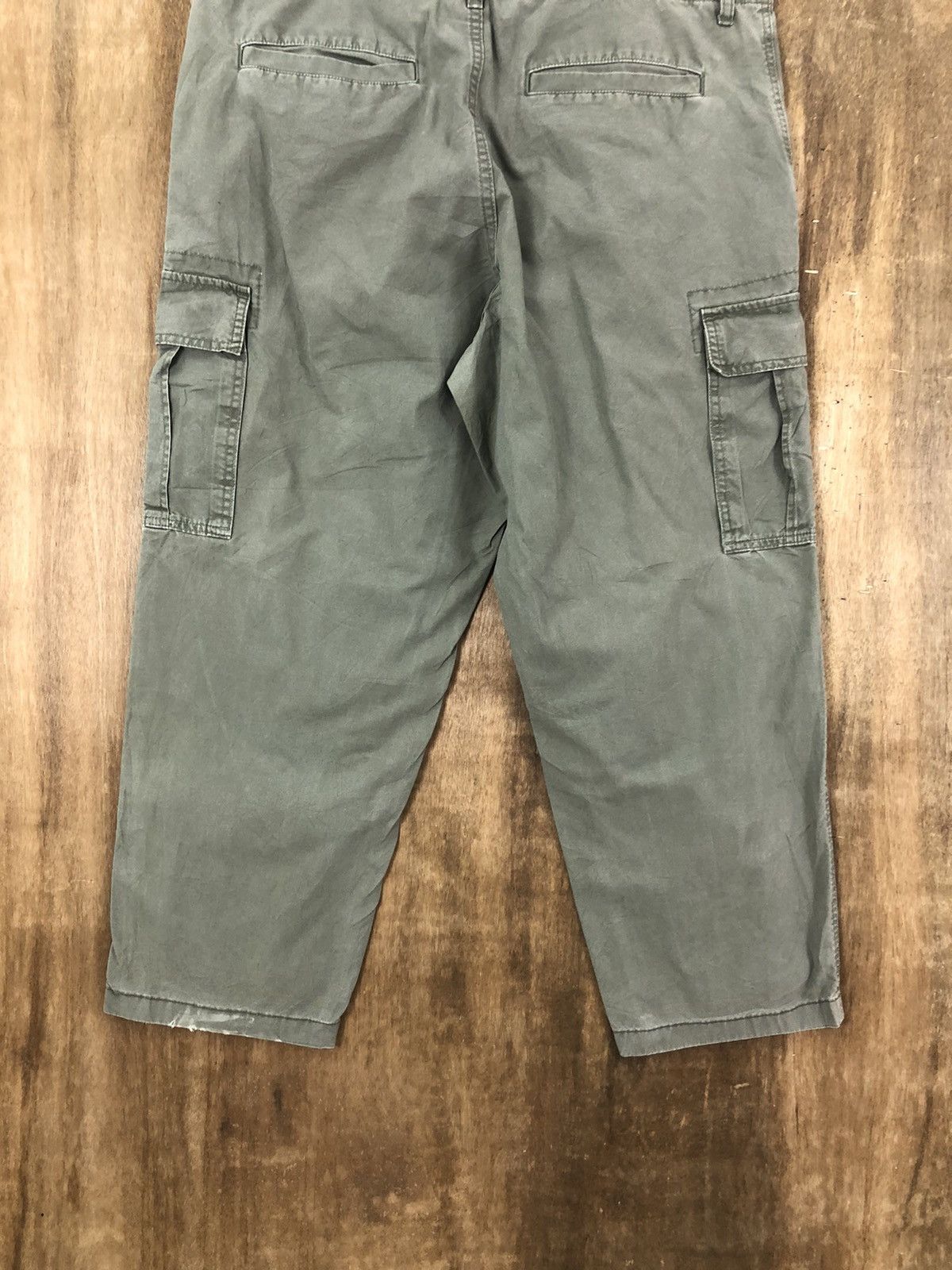 Uniqlo Uniqlo Green cropped Cargo Multipocket pants # 6220 Size US 35 - 8 Thumbnail