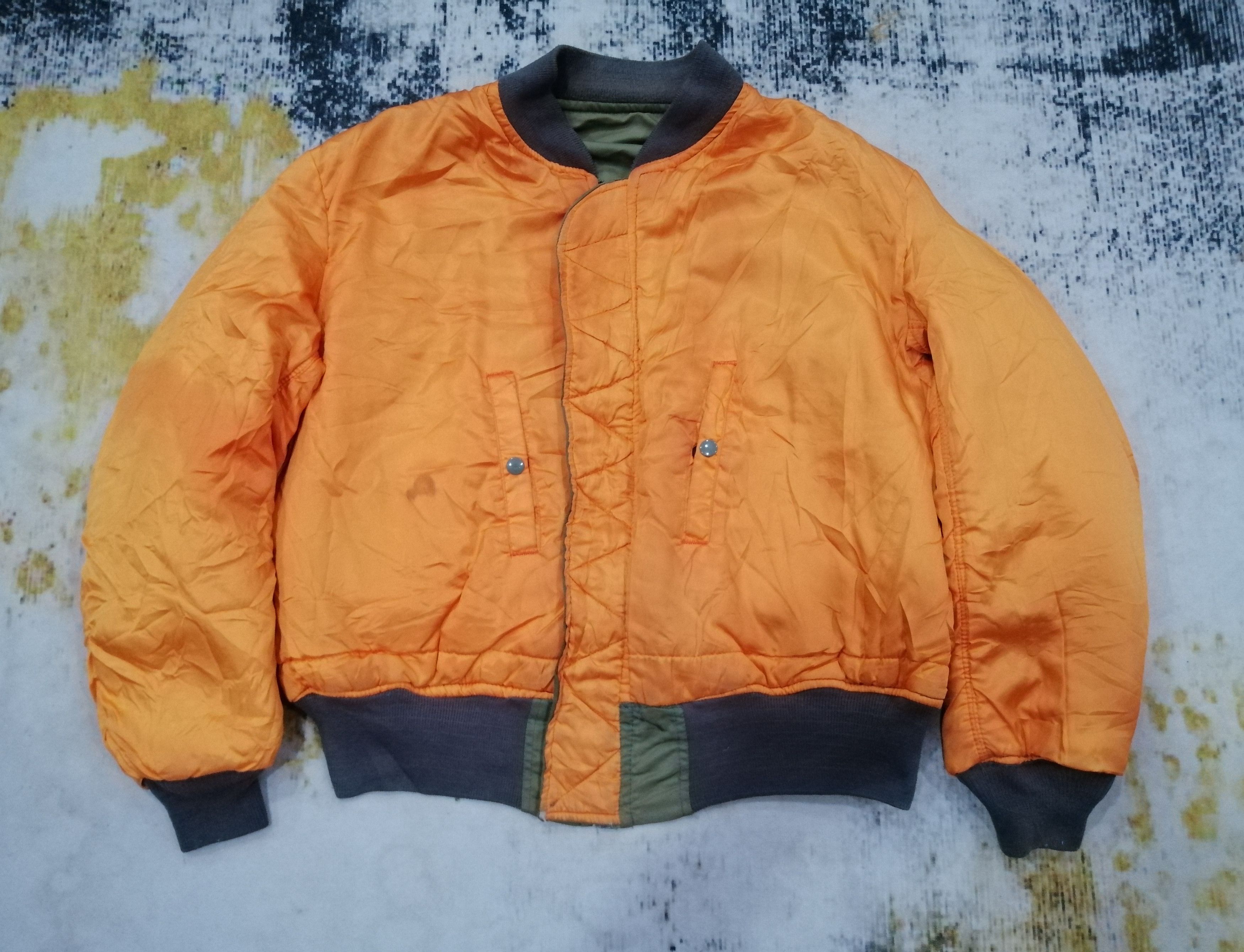 Avirex Vintage Avirex Flyers Man Intermediate Ma-1 Sun Faded Jacket Size US XL / EU 56 / 4 - 10 Thumbnail
