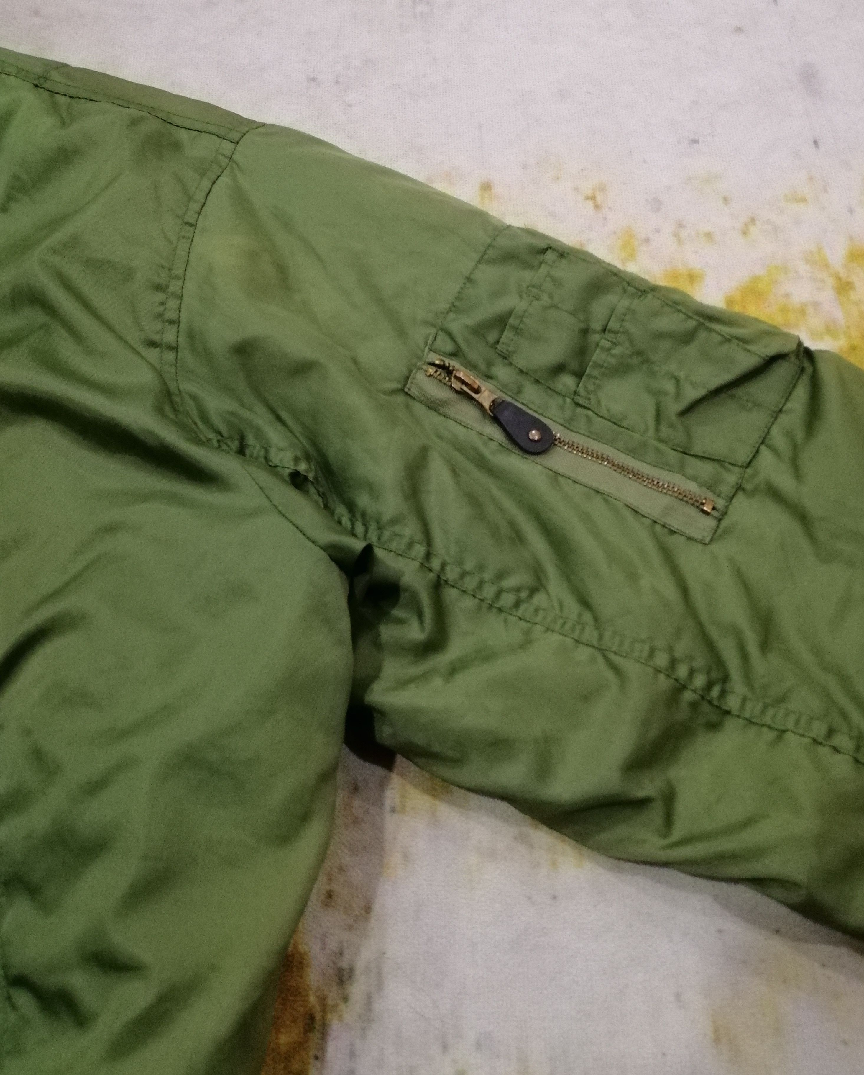 Vintage Vintage FLYER'S Man Sun Faded Bomber Jacket Size US L / EU 52-54 / 3 - 5 Thumbnail