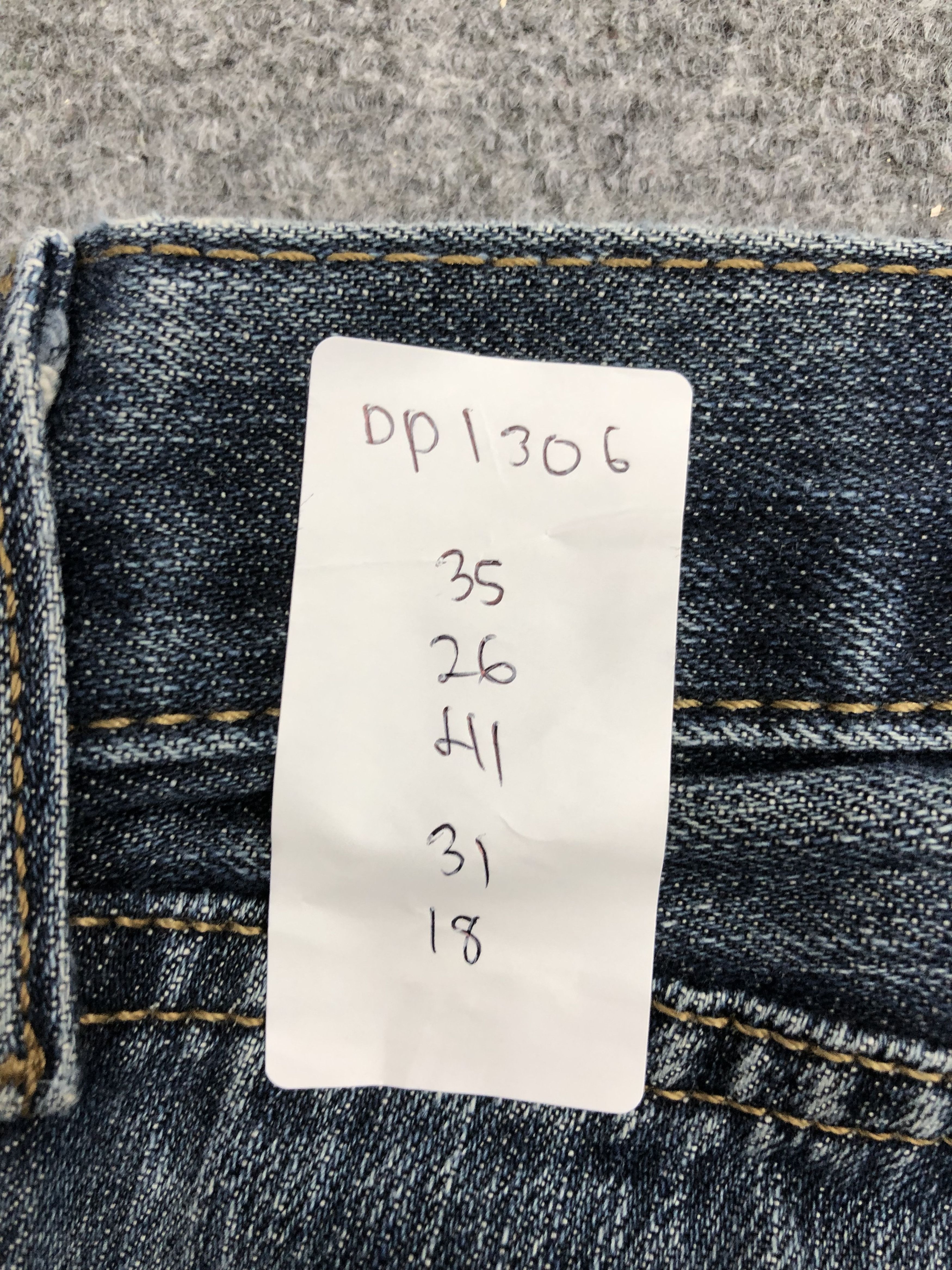 Levi's × Vintage Vintage Levis 559 Faded Blue Jeans Size US 35 - 16 Thumbnail