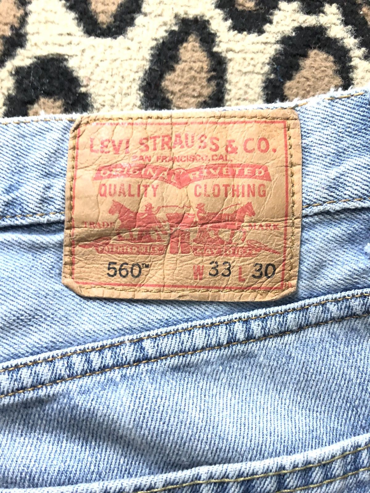 Levi's × Vintage VINTAGE LEVIS 560 COMFORT FIT BLUE WASH DENIM Size US 33 - 12 Thumbnail