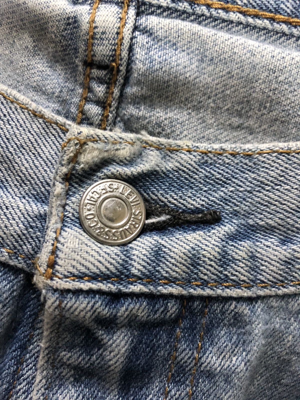Levi's × Vintage VINTAGE LEVIS 560 COMFORT FIT BLUE WASH DENIM Size US 33 - 4 Thumbnail