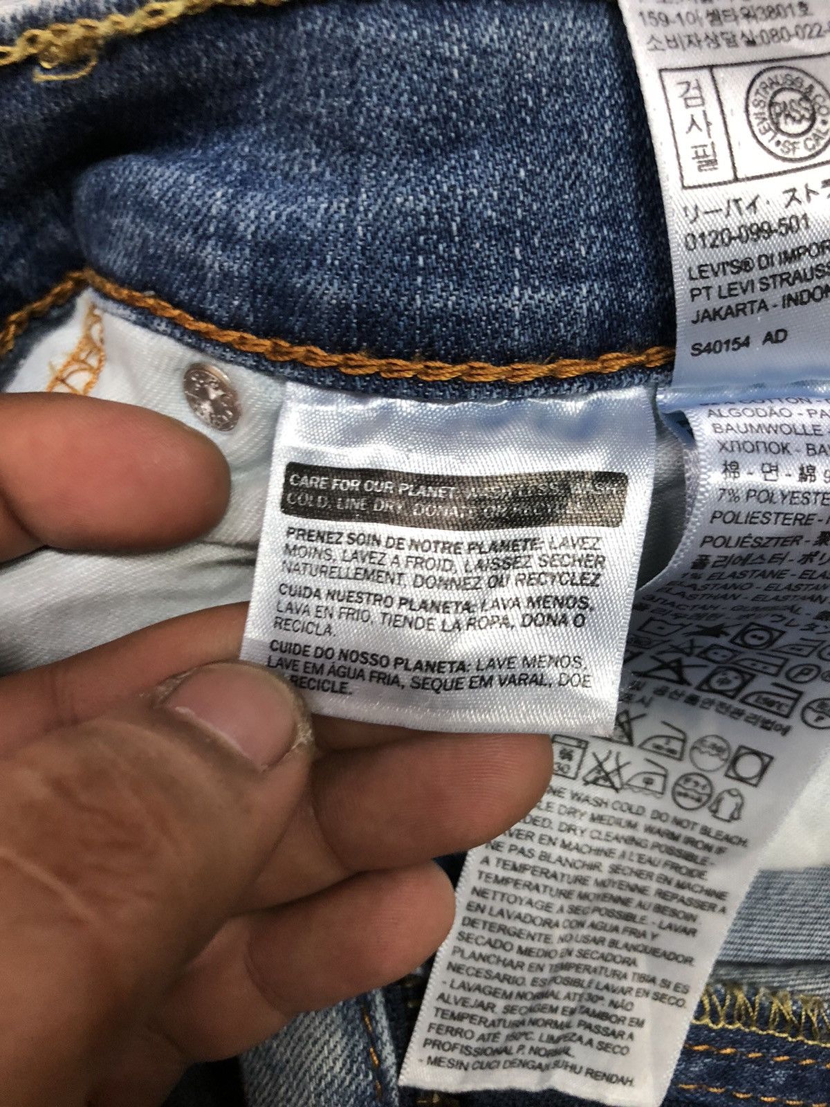 Levi's × Vintage VINTAGE 90s LEVIS 545 BLUE WASH DISTRESSED DENIM Size US 32 / EU 48 - 12 Thumbnail