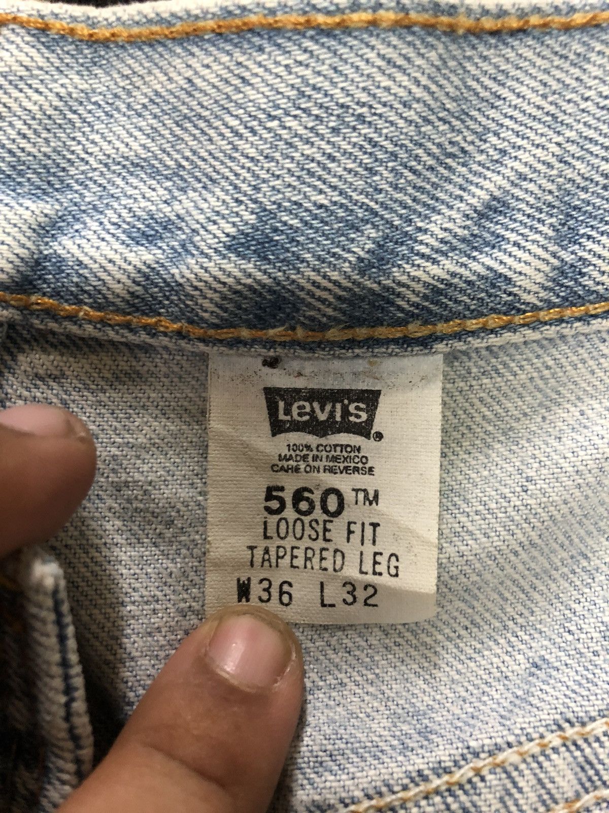 Levi's × Vintage VINTAGE 90s LEVIS 560 LOOSE FIT TAPERED LEG LIGHT BLUE WASH Size US 34 / EU 50 - 12 Thumbnail