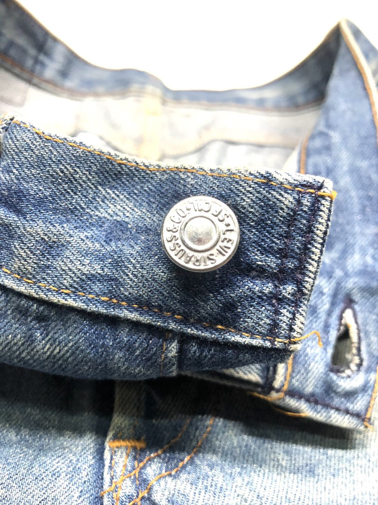 Levi's × Vintage VINTAGE 80s LEVI’S 501 RUSTY BLUE WASH DENIM USA 🇺🇸 Size US 33 - 11 Thumbnail
