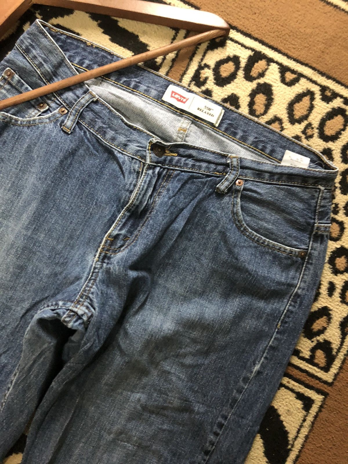 Levi's × Vintage VINTAGE 90s LEVIS 550tm RELAXED BLUE WASH DENIM Size US 33 - 9 Thumbnail