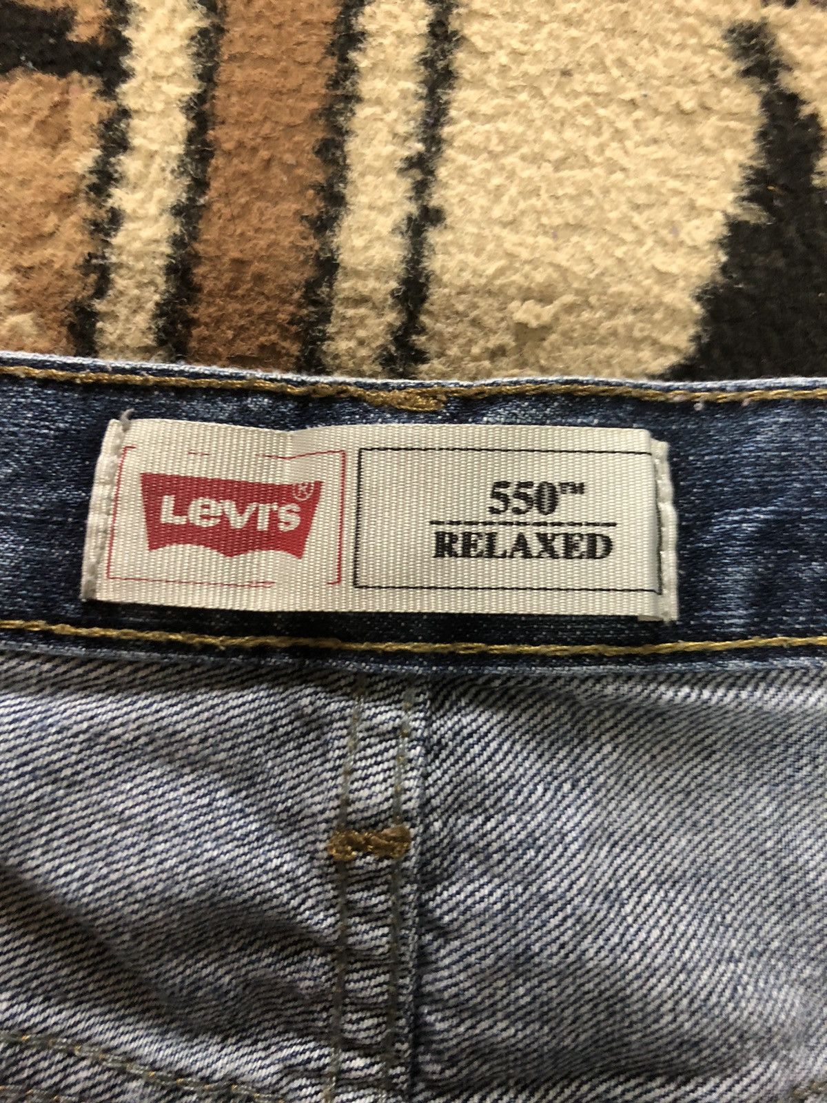 Levi's × Vintage VINTAGE 90s LEVIS 550tm RELAXED BLUE WASH DENIM Size US 33 - 12 Thumbnail