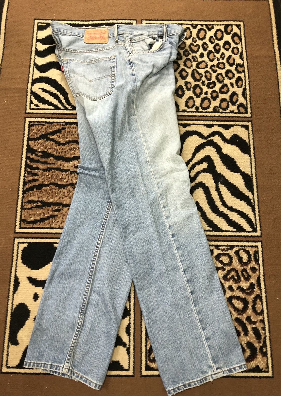 Levi's × Vintage VINTAGE 90s LEVIS 569 BLUE WASH DISTRESSED DENIM Size US 33 - 7 Thumbnail