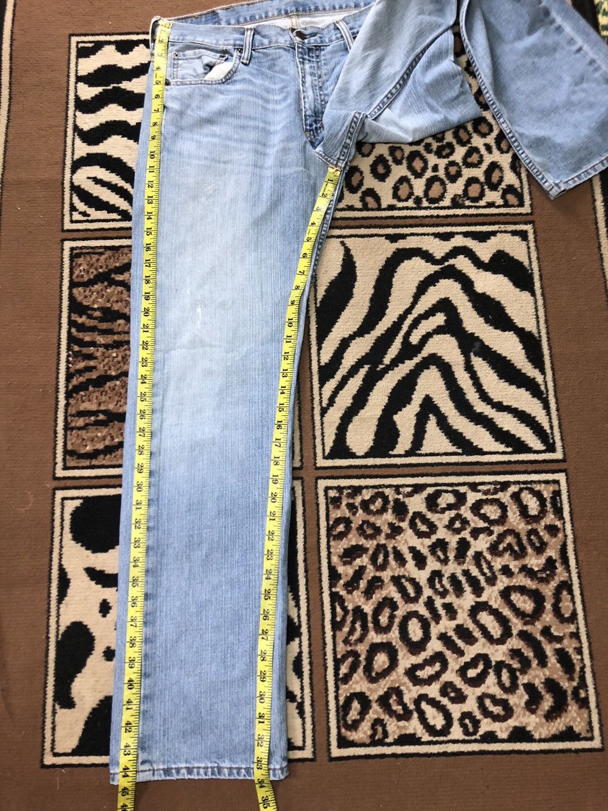 Levi's × Vintage VINTAGE 90s LEVIS 569 BLUE WASH DISTRESSED DENIM Size US 33 - 17 Thumbnail