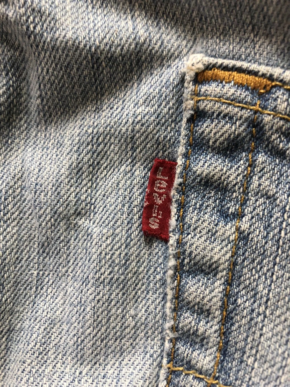 Levi's × Vintage VINTAGE 90s LEVIS 569 BLUE WASH DISTRESSED DENIM Size US 33 - 3 Thumbnail