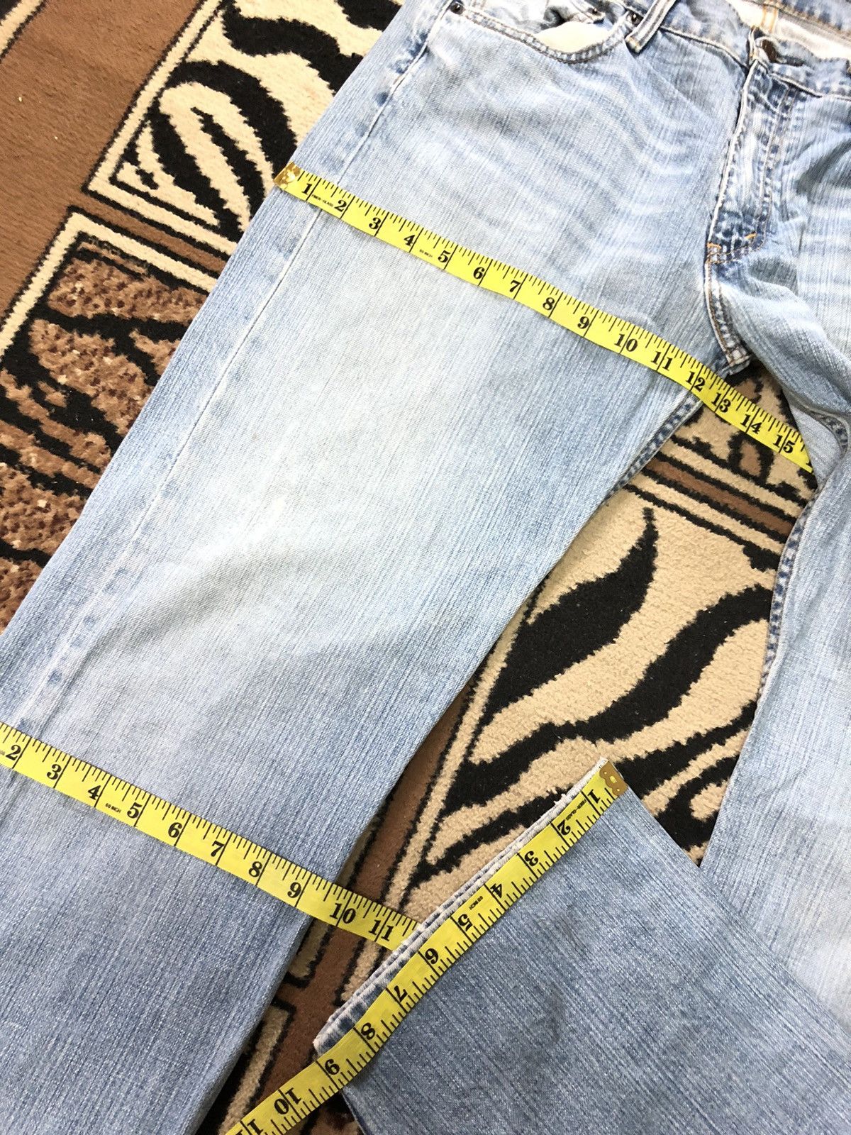 Levi's × Vintage VINTAGE 90s LEVIS 569 BLUE WASH DISTRESSED DENIM Size US 33 - 18 Thumbnail