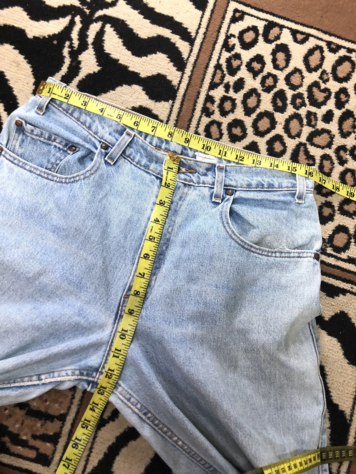 Levi's × Vintage VINTAGE 90s LEVIS 545 LOOSE LIGHT BLUE WASH DENIM Size US 32 / EU 48 - 14 Thumbnail