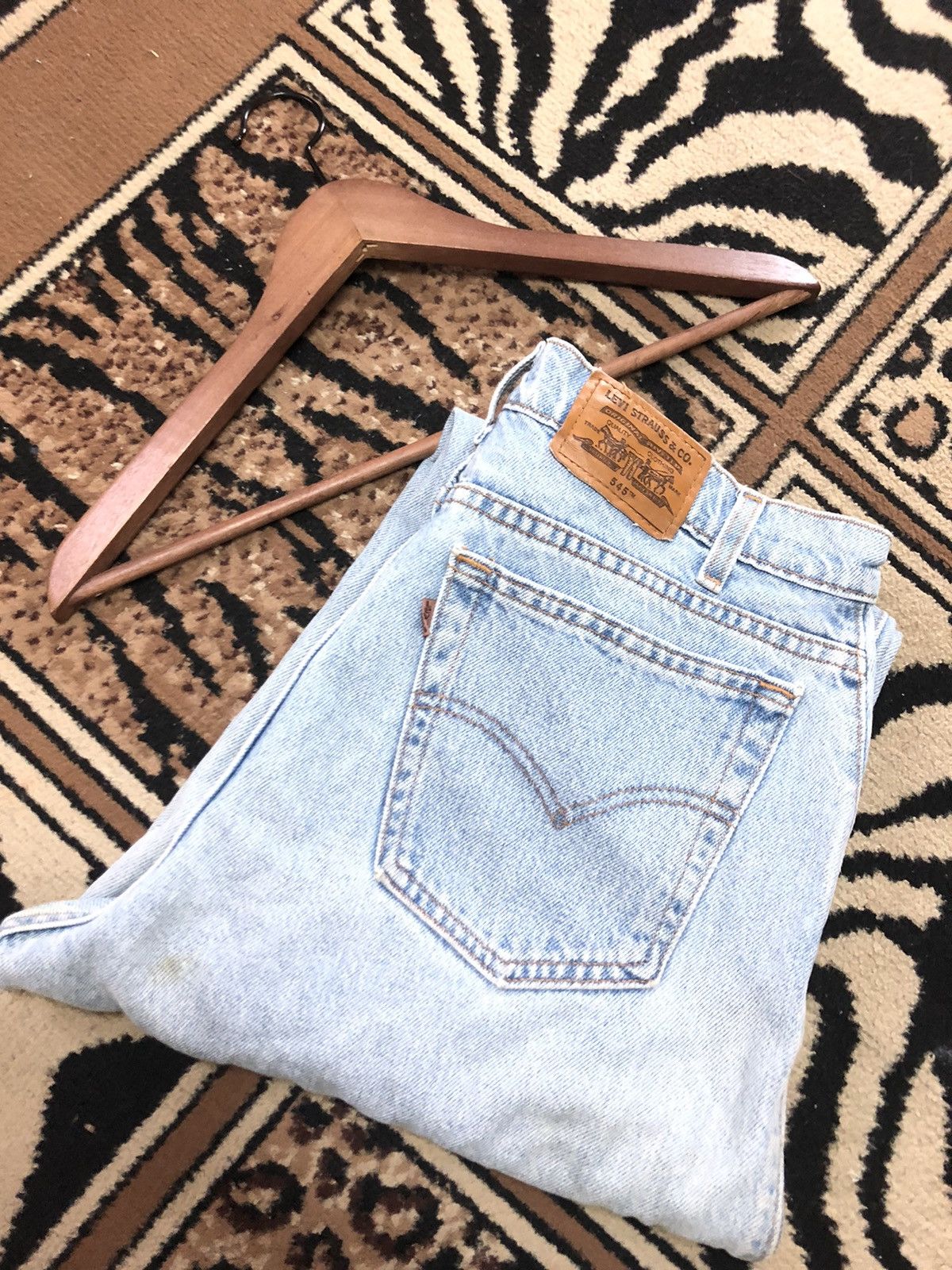 Levi's × Vintage VINTAGE 90s LEVIS 545 LOOSE LIGHT BLUE WASH DENIM Size US 32 / EU 48 - 1 Thumbnail