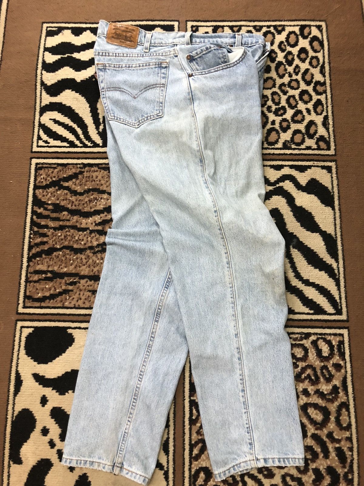 Levi's × Vintage VINTAGE 90s LEVIS 545 LOOSE LIGHT BLUE WASH DENIM Size US 32 / EU 48 - 13 Thumbnail