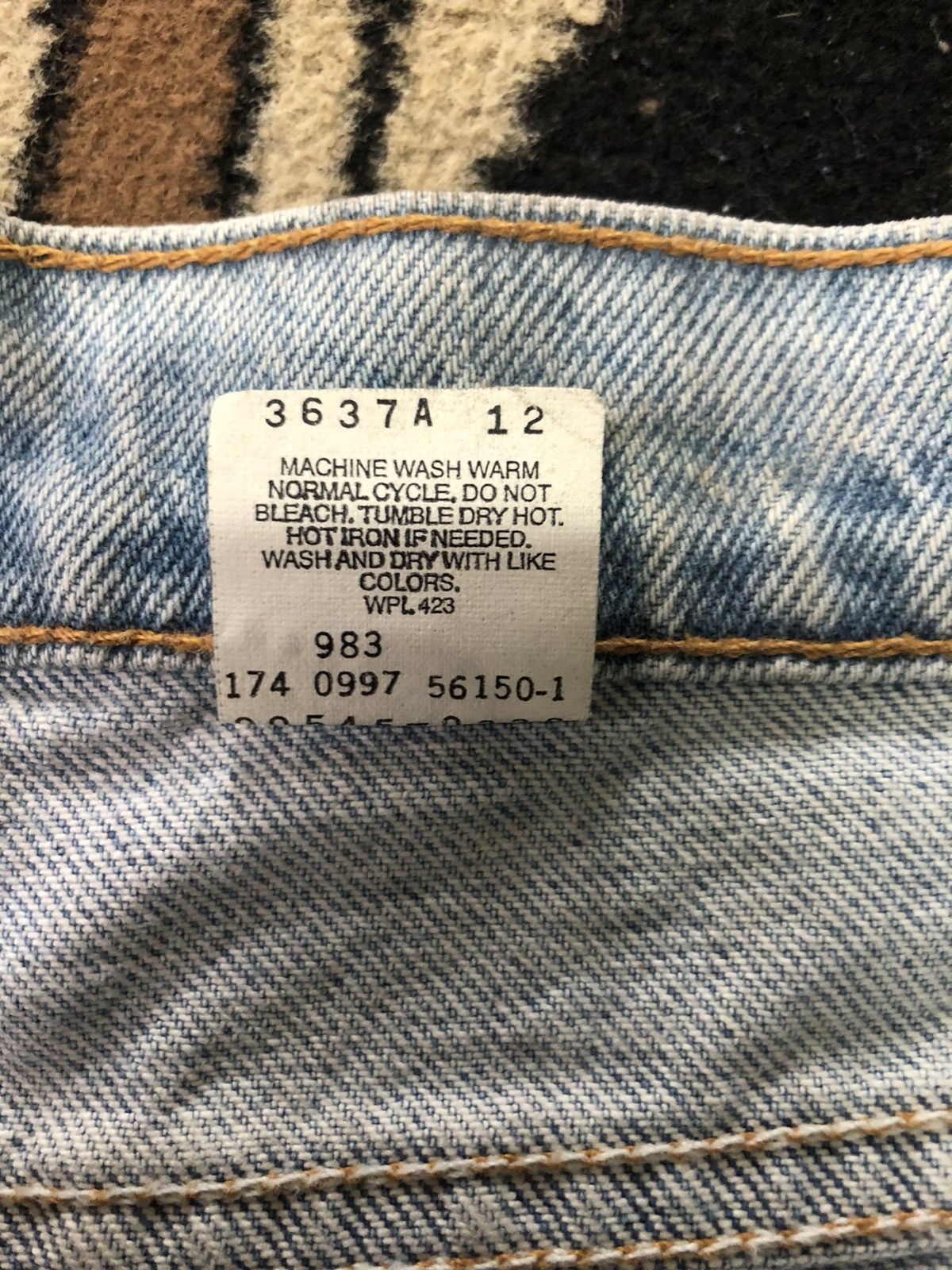 Levi's × Vintage VINTAGE 90s LEVIS BROWN TAB BLUE WASH DENIM Size US 33 - 7 Thumbnail