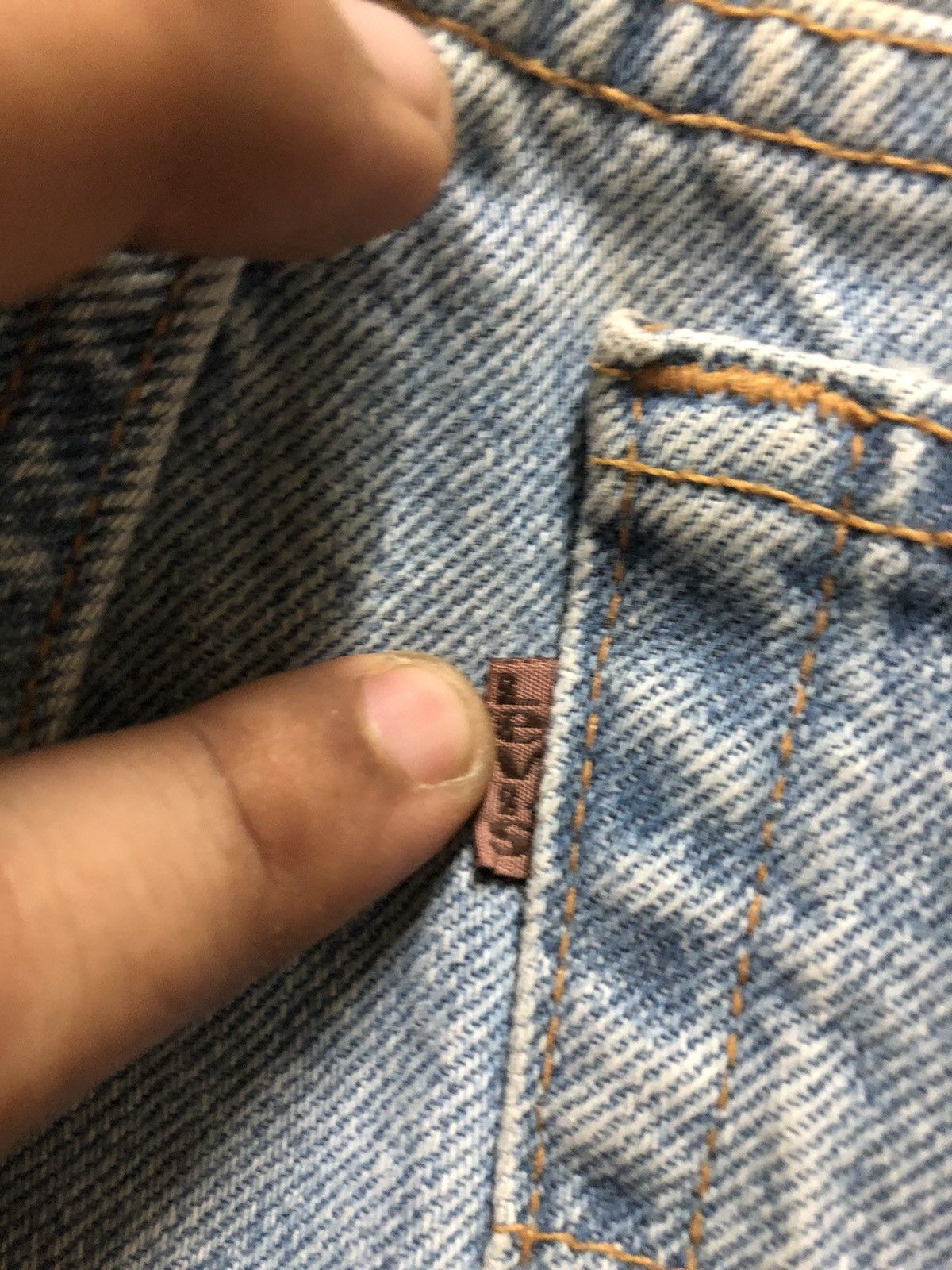 Levi's × Vintage VINTAGE 90s LEVIS BROWN TAB BLUE WASH DENIM Size US 33 - 10 Thumbnail