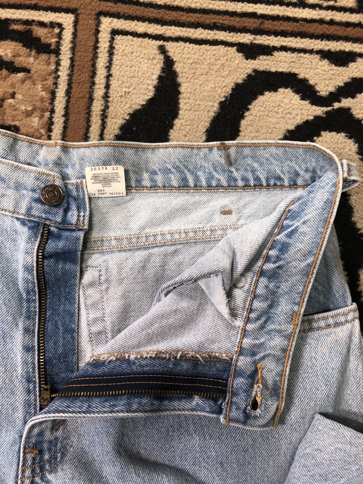 Levi's × Vintage VINTAGE 90s LEVIS BROWN TAB BLUE WASH DENIM Size US 33 - 5 Thumbnail