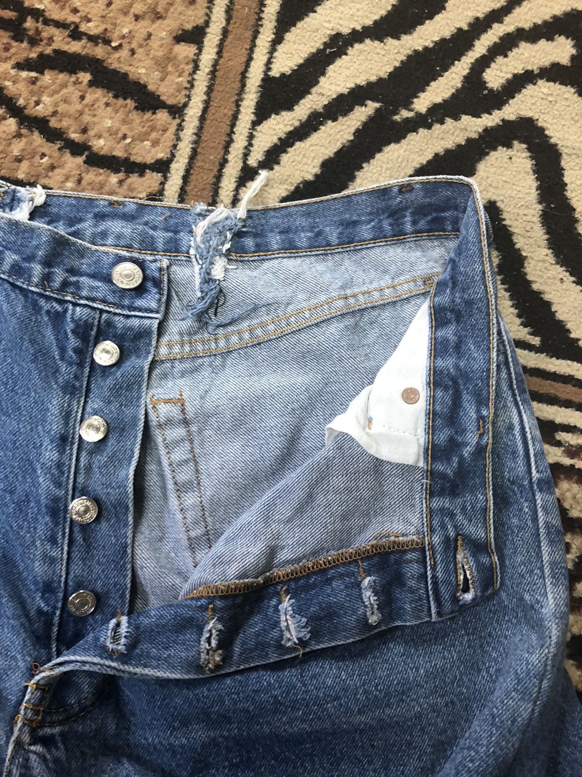 Levi's × Vintage VINTAGE 90s LEVIS 501 QUARTER SHORT BLUE WASH DENIM USA Size US 34 / EU 50 - 5 Thumbnail
