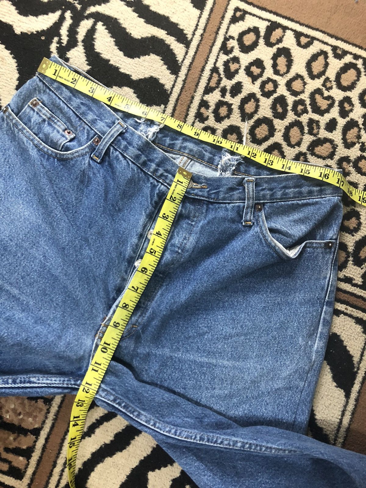 Levi's × Vintage VINTAGE 90s LEVIS 501 QUARTER SHORT BLUE WASH DENIM USA Size US 34 / EU 50 - 13 Thumbnail