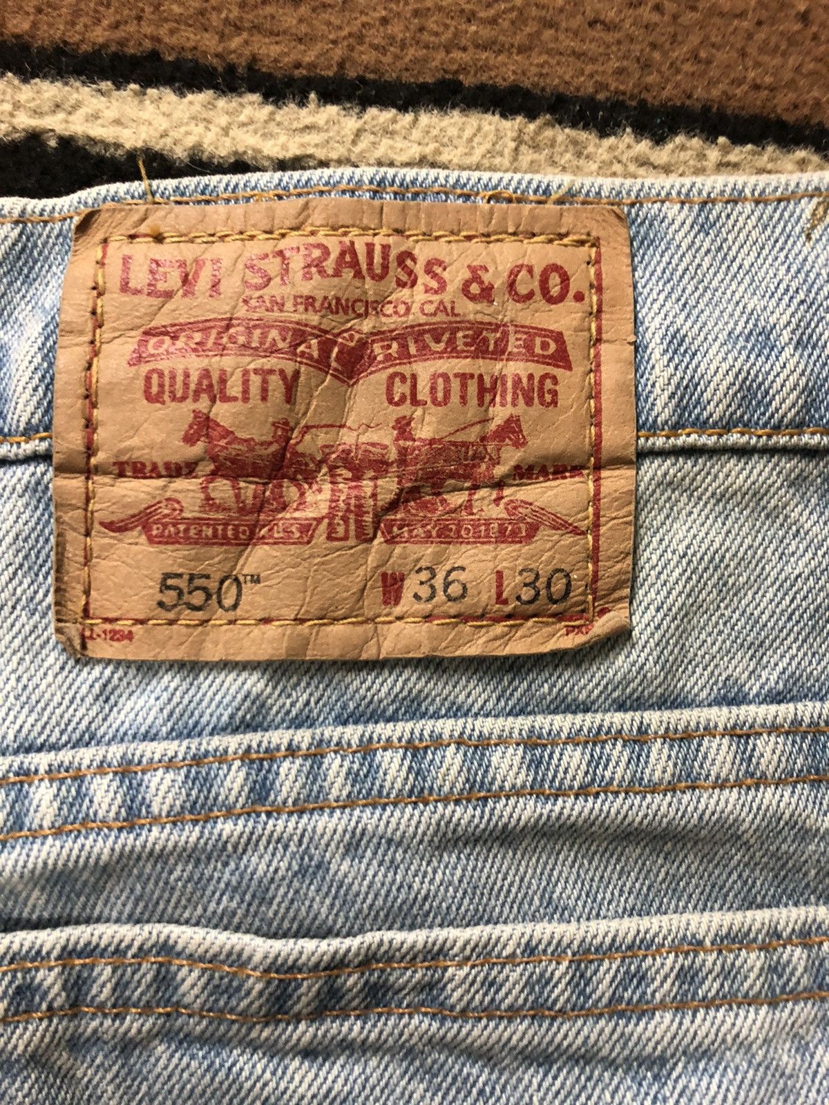 Levi's × Vintage VINTAGE 90s LEVIS 550 BLUE WASH DENIM Size US 36 / EU 52 - 9 Thumbnail
