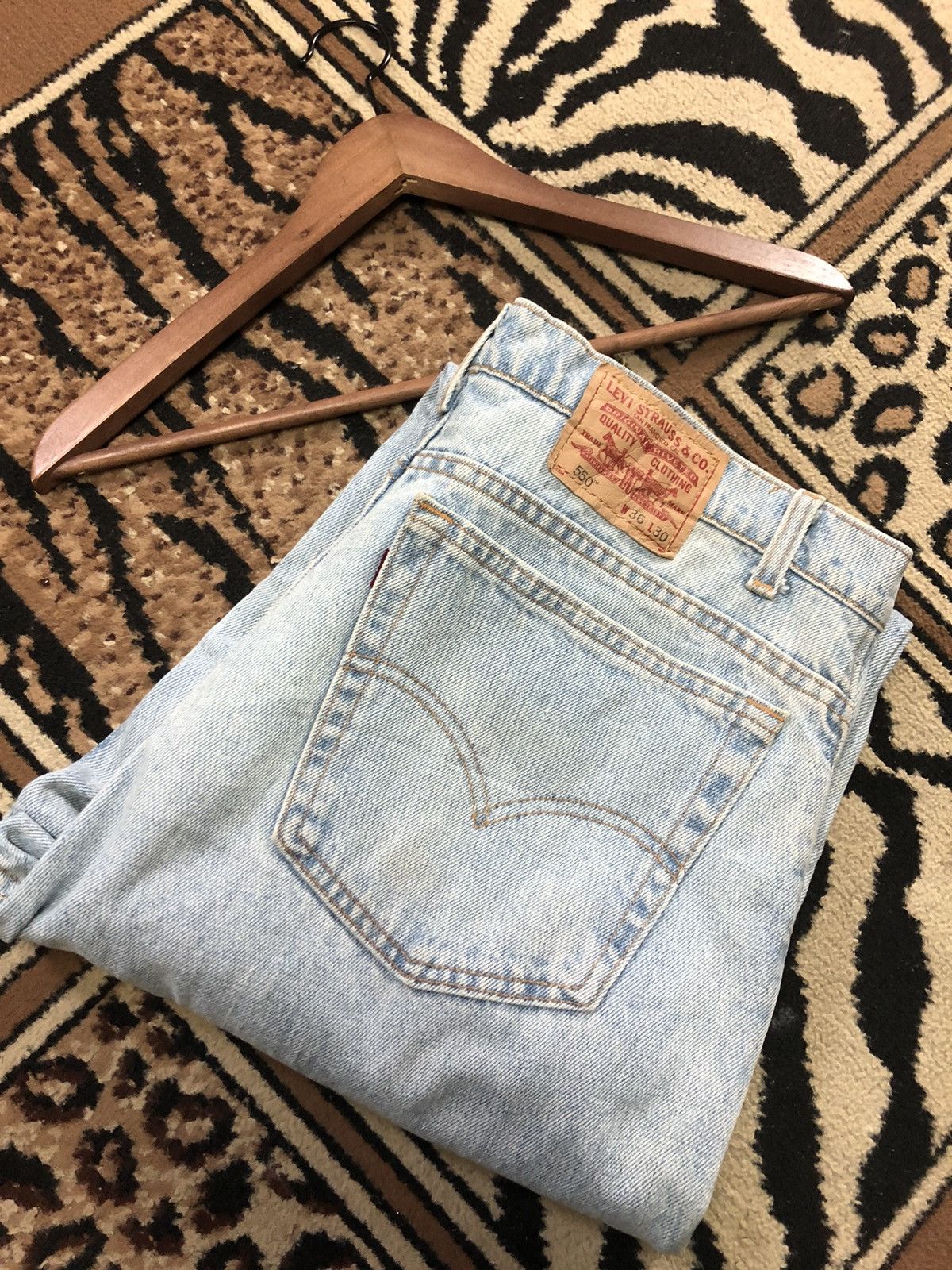 VINTAGE 90s LEVIS 550 BLUE WASH DENIM